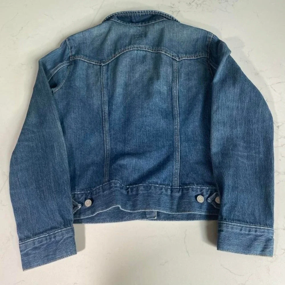 GAP Women's Medium Classic Blue Denim Jacket‎